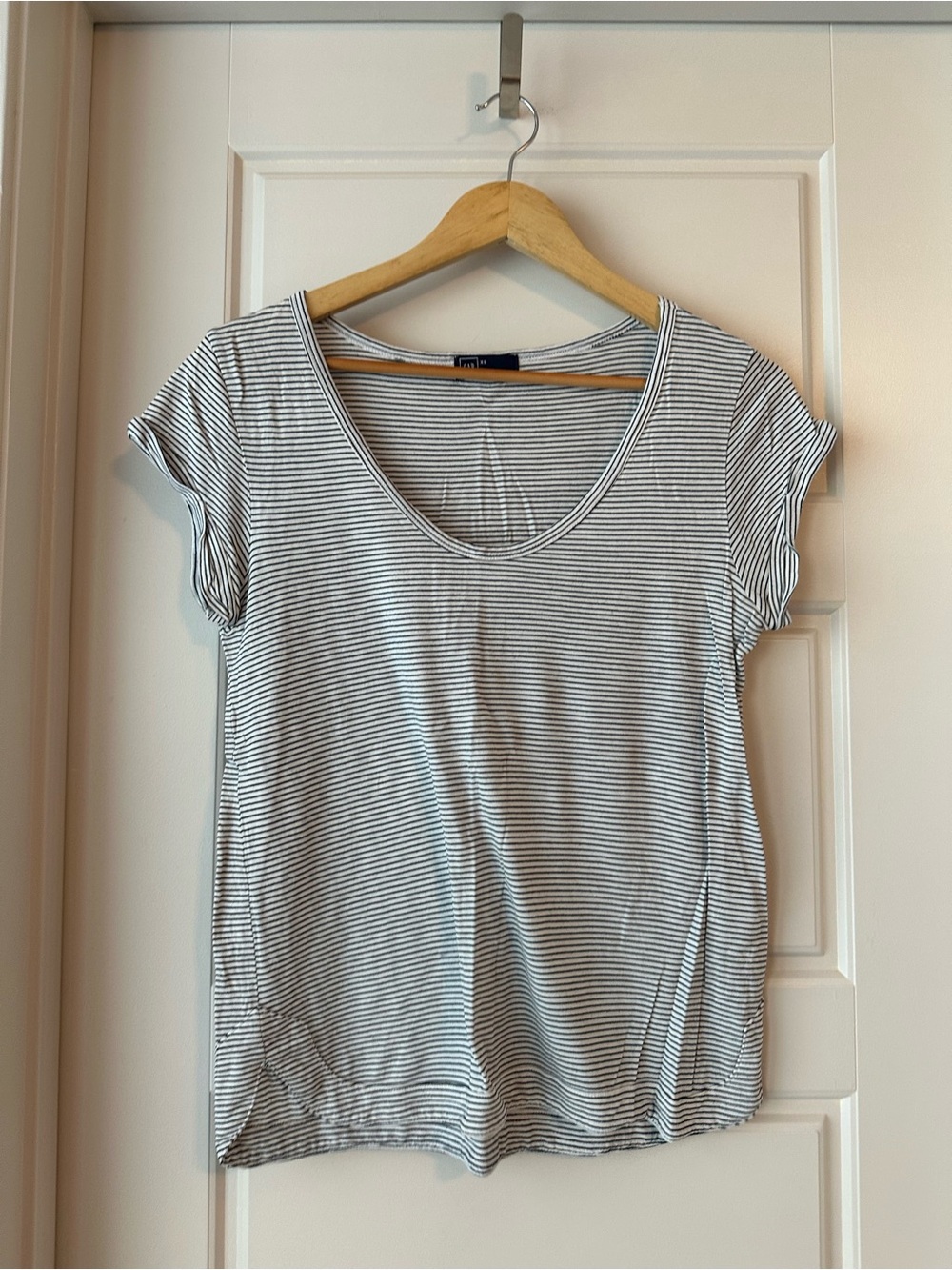 GAP Scoop Neck Short Sleeve Tee - White & Black Micro Stripes